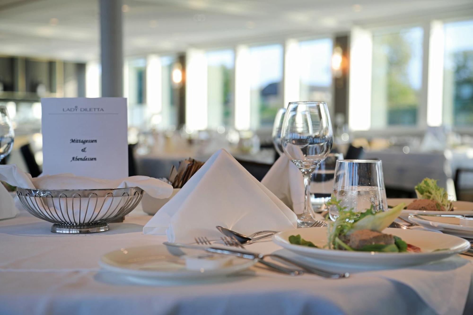Hotelschiff Lady Diletta Köln Exteriör bild